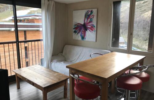 Gouaux-de-Larboust Apartment | Appart Station de ski Peyragudes versant Les Agudes - 6 pers
