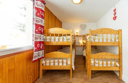 Saint-Francois-Longchamp Apartment | Appartement au pied des pistes, 6 pers, centre-station - FR-1-807-85