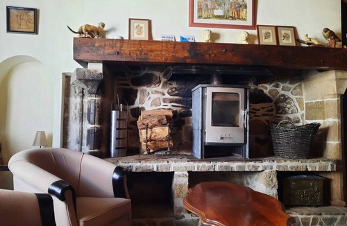 Beaulieu-sur-Dordogne Apartment | Appartement , Centre de Beaulieu sur Dordogne, Avec Balcon Privé