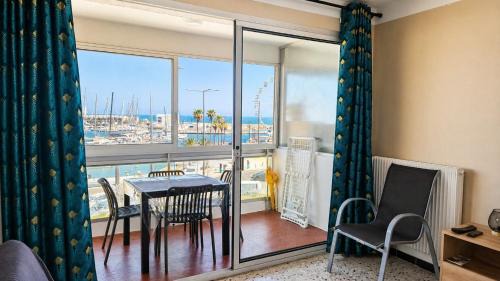 La Jetee Apartment | appartement 2 pieces avec parking et vue sur la marina