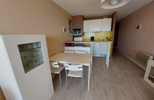Le Grau-dʼAgde Apartment | Appartement 2 pièces cabine, 4 couchages, vue mer, à 20 m de la plage - Grau d'Agde - FR-1-423-194