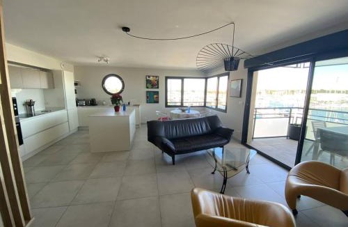 Le Port Apartment | Appartement 4 étoiles avec wifi et parking, à deux pas de la plage - FR-1-696-128