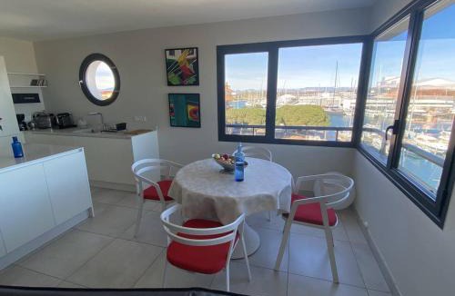 Le Port Apartment | Appartement 4 étoiles avec wifi et parking, à deux pas de la plage - FR-1-696-128