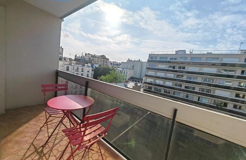 14th Arrondissement Apartment | Appartement avec balcon et parking à Paris Alésia