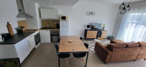 Monteux Apartment | Appartement balcon terrasse
