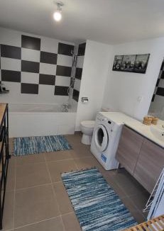 Monteux Apartment | Appartement balcon terrasse