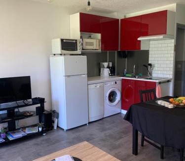Les Hauts de Canet Apartment | Appartement Cosy Confort PARK CLIM WIFI LINGE INCLUS piscine payante l'été