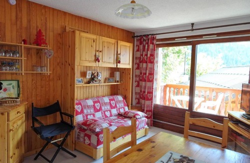 Champagny-en-Vanoise Apartment | Appartement Champagny-en-Vanoise, 2 pièces, 4 personnes - FR-1-464-109