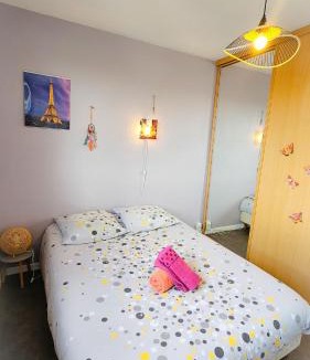 Aurillac Apartment | Appartement calme, 2 chambres, balcon & vue dégagée