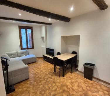 Draguignan Apartment | Appartement chaleureux au charme ancien au calme