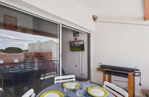 Le Grau-dʼAgde Apartment | Appartement climatisé 2 pièces à 160m de la plage avec terrasse, parking privé et proche commerces - FR-1-423-240