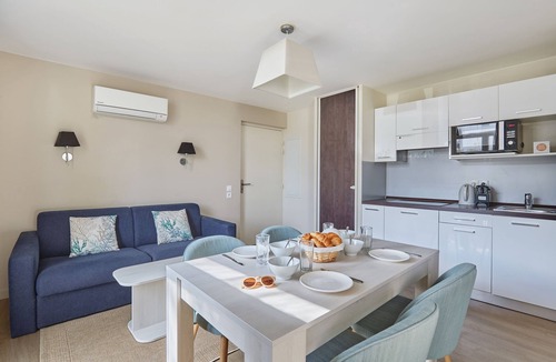 La Grande-Motte Condo | Appartement Confortable! Piscine Saisonnière