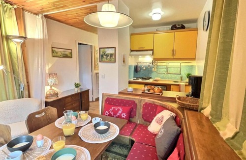 Val-d'Isere Apartment | Appartement confortable, vue village - 5 pers. - FR-1-411-32