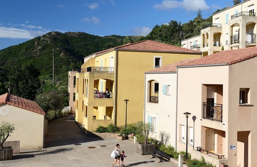 Avene Condo | Appartement Confortable à 800 du Centre Thermal