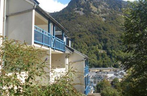 Cauterets Apartment | Appartement cosy Cauterets, balcon sud, proche centre & télécabine, 4 pers, parking inclus - FR-1-401-15