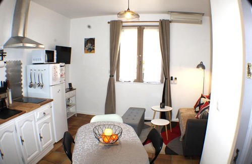 Canet Apartment | Appartement cosy climatisé dans un village du Minervois