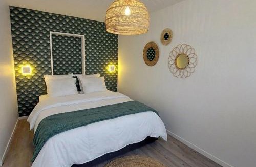 Pont-l'Abbe Apartment | Appartement en centre-ville place du marché