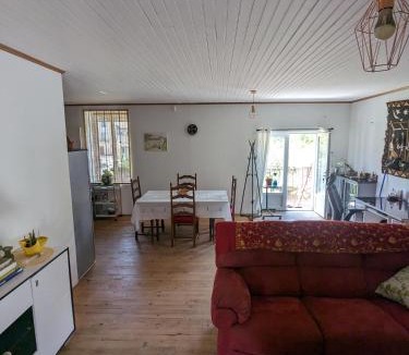 La Tour-Sur-Orb Apartment | Appartement Entier
