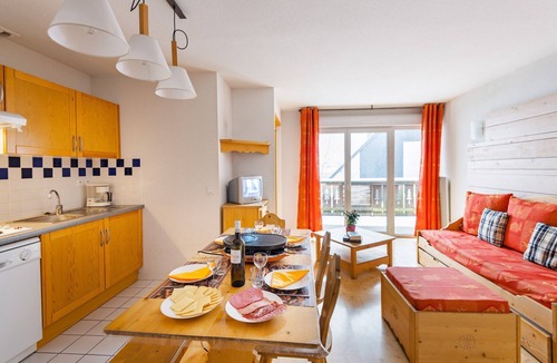 Bagneres-de-Luchon Hotel | Appartement cosy près du centre | Sauna et Parking