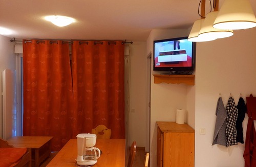 Bagneres-de-Luchon Apartment | Appartement Chaleureux Pour le Ski, les Cures et la Montagne