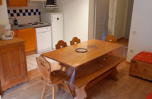 Bagneres-de-Luchon Apartment | Appartement Chaleureux Pour le Ski, les Cures et la Montagne