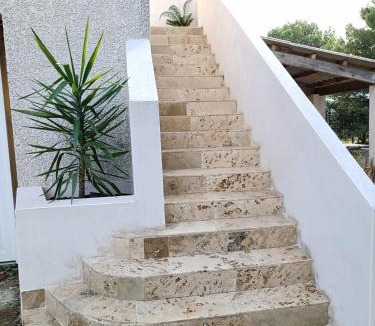 Saint-Nazaire Apartment | Appartement lumineux au cœur de la garrigue