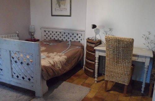 Uchaux Apartment | Appartement Lumineux Typique de Provence + Terrasse + Parking Dans Hameau Calme