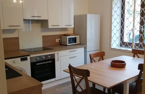 Vizille Apartment | Appartement Neuf Pour 6 Personnes Face au Parc du Château
