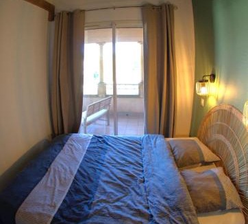 Charleval Apartment | Appartement Pont Royal vu lac