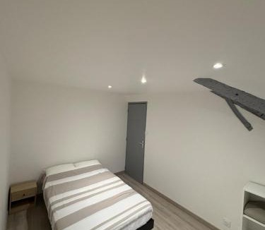 Millau Apartment | Appartement rénové en centre-ville avec terrasse
