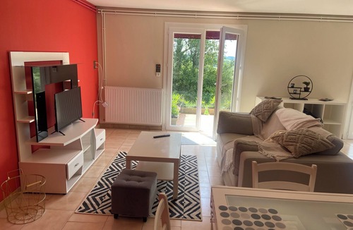 Denat Apartment | Appartement Spacieux au Calme ,15mn D'albi