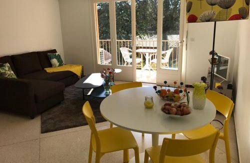 Cavalaire-sur-Mer Apartment | Appartement T2 climatisé avec balcon, WiFi et parking près du centre de Cavalaire-sur-Mer - FR-1-100-180