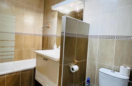 Cambo-les-Bains Apartment | Appartement T2 moderne avec terrasse, parking et accès internet - Cambo-les-Bains - FR-1-495-33