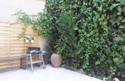 Ganges Apartment | APPARTEMENT T2 SUR PATIO