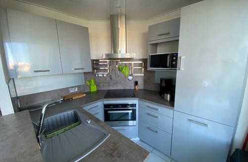 Le Barcares Apartment | Appartement T3 avec Terrasse, Barbecue et Parking - 300m des Commerces, Plage devant - FR-1-81-498