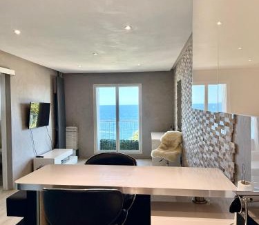 Cap d'Ail Apartment | Appartement vue mer aux portes de Monaco