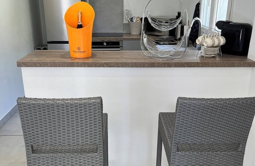 Sainte-Maxime Apartment | Appartement vue sur les Collines à 10 min de la mer