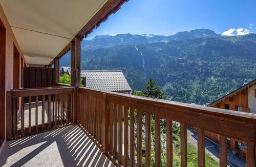 Vaujany Condo | Apptmnt Confortable Près des Commerces | Parking