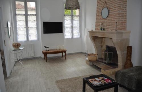 Lesparre-Medoc House | Arc en ciel