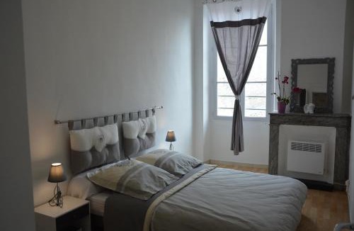 Lesparre-Medoc House | Arc en ciel