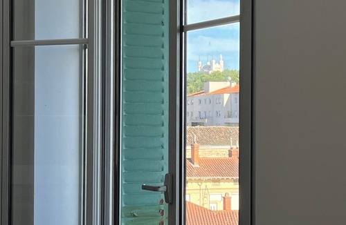 Vaise Apartment | Architect-designed loft | Bright duplex | Top floor