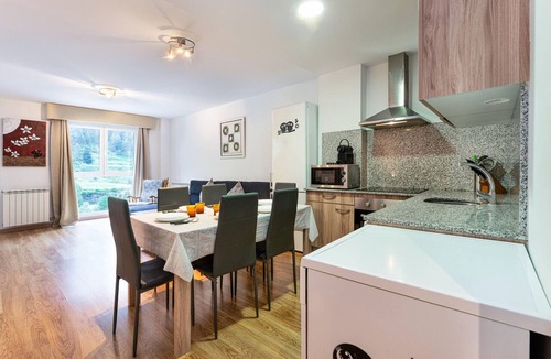 Arinsal Apartment | Arinsal: 6 Pers Apartment, 2 Bedrooms, Parking Included