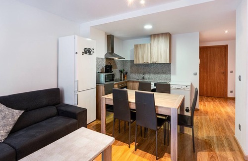 Arinsal Apartment | Arinsal: 6 Pers Apartment, 2 Bedrooms, Parking Included