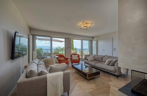 Anthy-sur-Leman Apartment | Art apartment on Lake Geneva