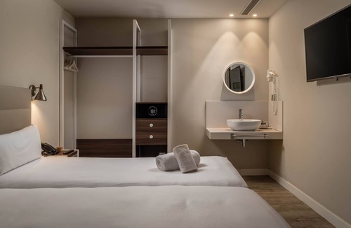 Sants-Badal Hotel | Arya Stadium Hotel
