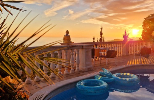 Sitges Villa | ASHRAM VILLA SUNSHINE - A PARADISE WITH SPECTACULAR VIEWS OVER THE MEDITERRANEAN