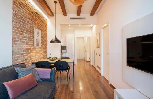 Sant Antoni Apartment | Aspasios Market Balconies Apartments