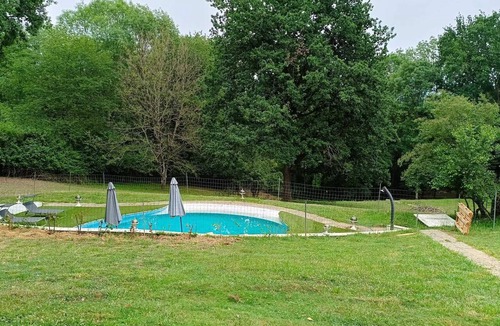 Landorthe Apartment | At Les Soays: a 40 m² air-conditioned studio with access to the pool, forest, and sheep