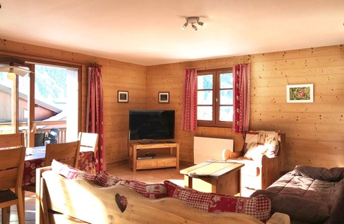 Pralognan-la-Vanoise Apartment | AT THE FOOT OF SLOPES: comfortable Flat in a new built chalet in 2011