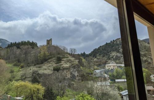 Llo House | Atalaya - Maître de Cabestany - Gîte avec piscine pour 8 personnes - 3 chambres en suite